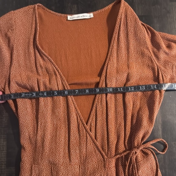 Abercrombie & Fitch Brown Polka Dot Ruffle Wrap Dress Smocked Cuffs Size - Picture 9 of 11
